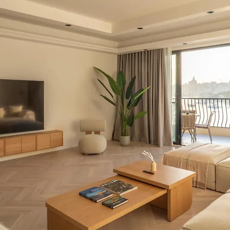 3br Huge Sea Front Apartment, Large Terrace, Views In 斯利马