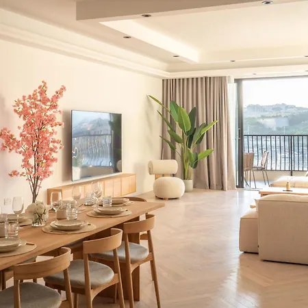 Apartment 3br Huge Sea Front Apartment, Large Terrace, Views In *