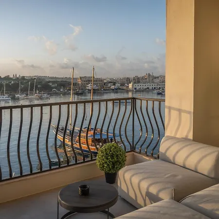 Apartmán S66 By Homega, Seafront Terrace & Valletta Views