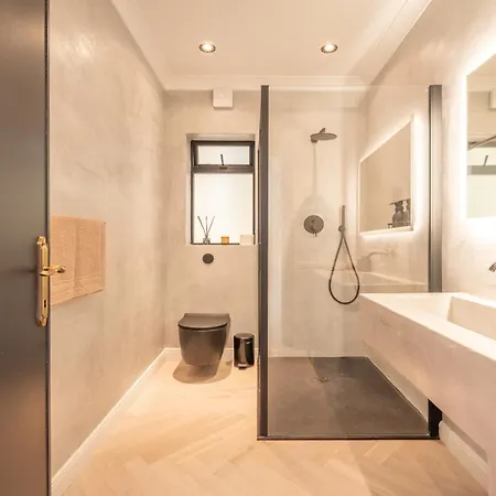 3br Huge Sea Front Apartment, Large Terrace, Views In アパート