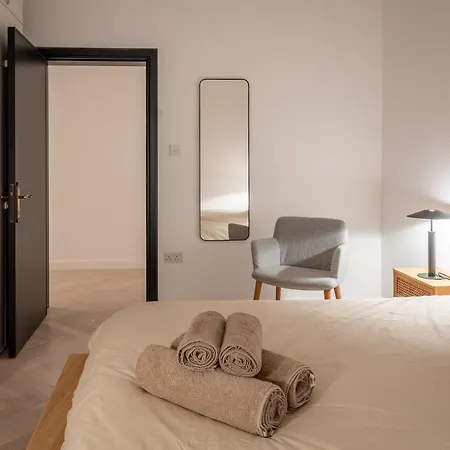 S66 By Homega, Seafront Terrace & Valletta Views Apartmán