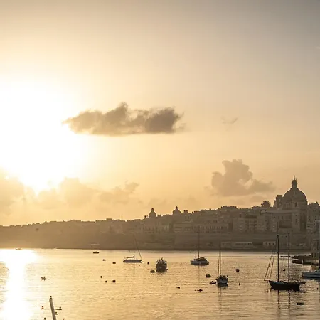 Apartamento S66 By Homega, Seafront Terrace & Valletta Views Sliema
