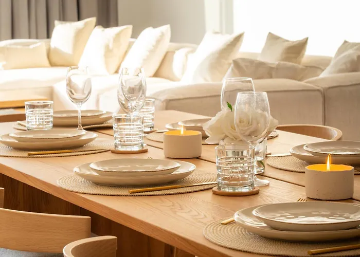 Διαμέρισμα 3br Huge Sea Front Apartment, Large Terrace, Views In *