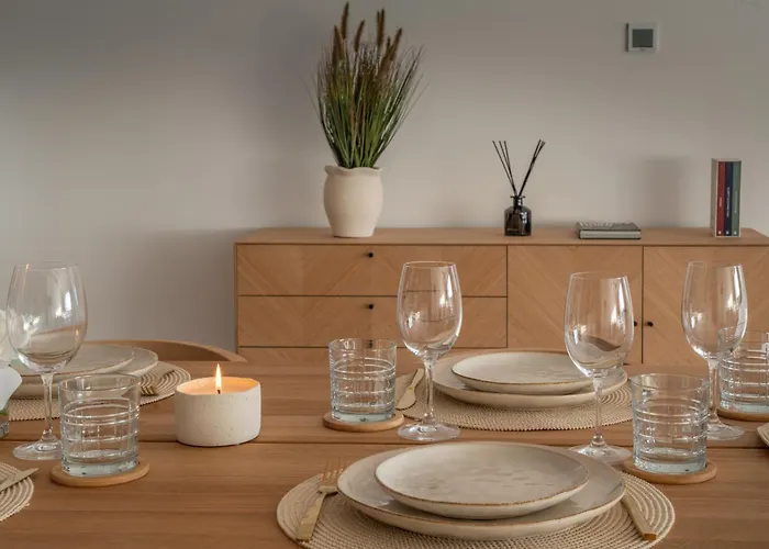 Διαμέρισμα 3br Huge Sea Front Apartment, Large Terrace, Views In