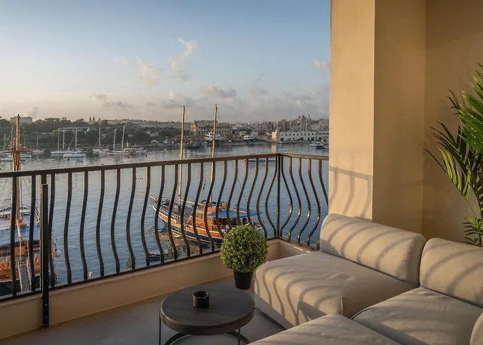 3br Huge Sea Front Apartment, Large Terrace, Views In Διαμέρισμα