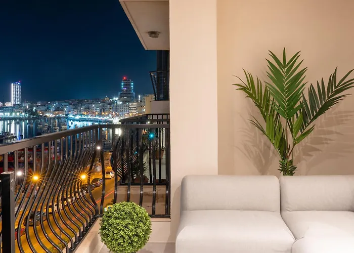 公寓 3br Huge Sea Front Apartment, Large Terrace, Views In 斯利马