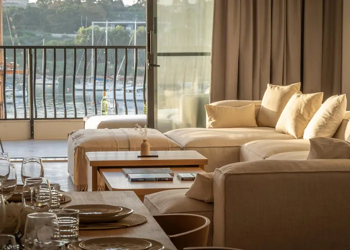 3br Huge Sea Front Apartment, Large Terrace, Views In 斯利马