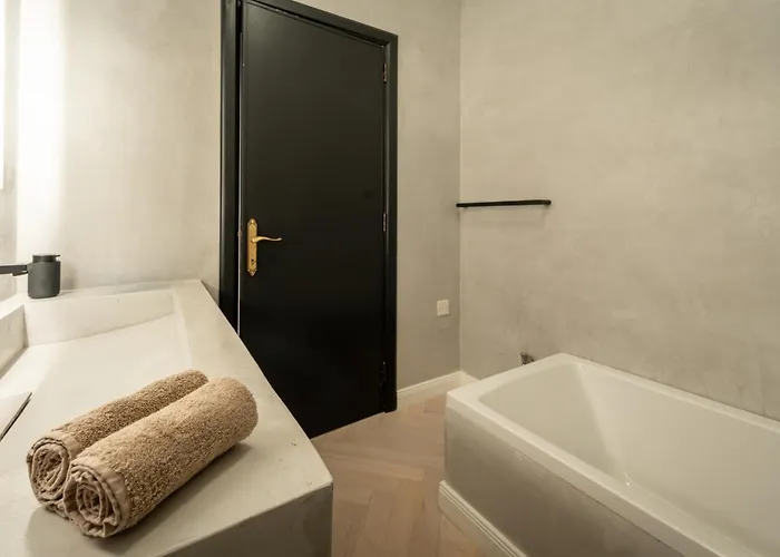 3br Huge Sea Front Apartment, Large Terrace, Views In Διαμέρισμα