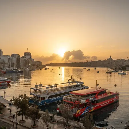 3br Huge Sea Front Apartment, Large Terrace, Views In Sliema