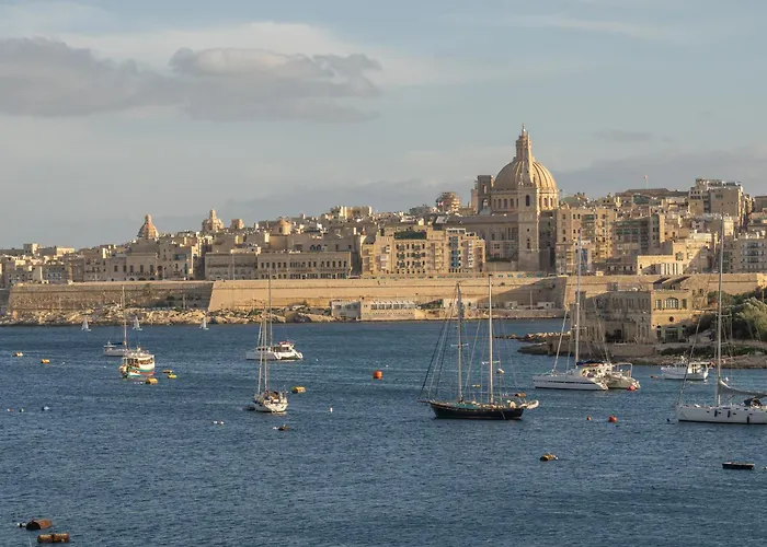 Appartement 3br Huge Sea Front Apartment, Large Terrace, Views In