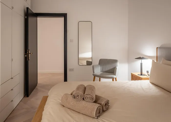 3br Huge Sea Front Apartment, Large Terrace, Views In Appartement