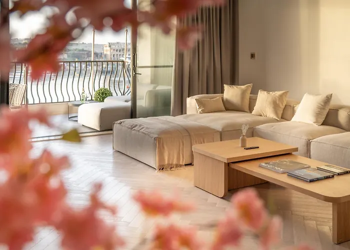 Appartement 3br Huge Sea Front Apartment, Large Terrace, Views In Sliema